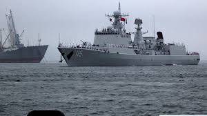 الصين تدشّن 3 سفن حربية جديدة في يوم واحد