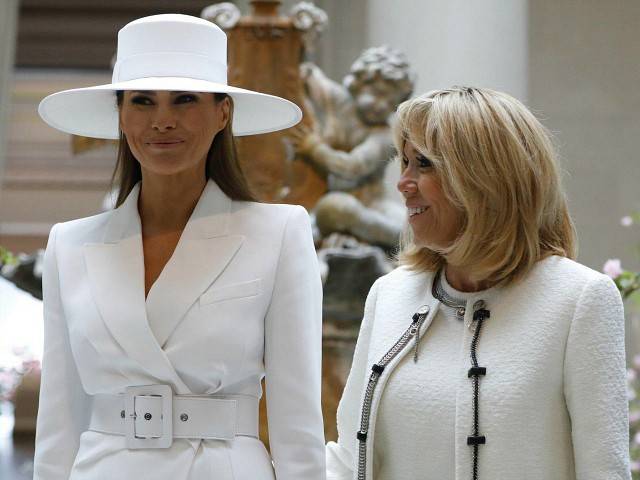 ميلانيا ترامب تعرض قبّعتها الشهيرة للبيع في المزاد