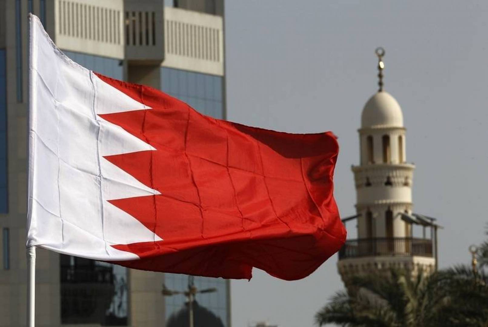 الخارجية البحرينية تبرر تعيين ضابط 