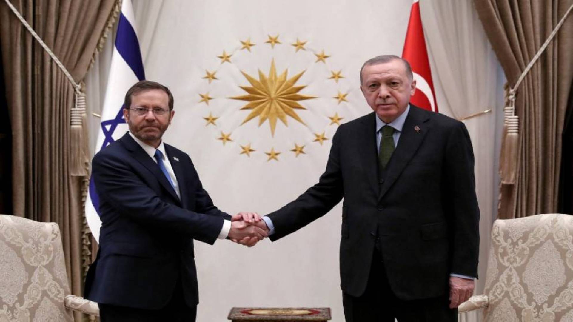 كتب الأستاذ يوسف جابر: لقاء الرئيس التركي رجب أردوغان مع رئيس الكيان الاسرائيلي اسحاق هرتسوغ وقاحة لا نظير لها.