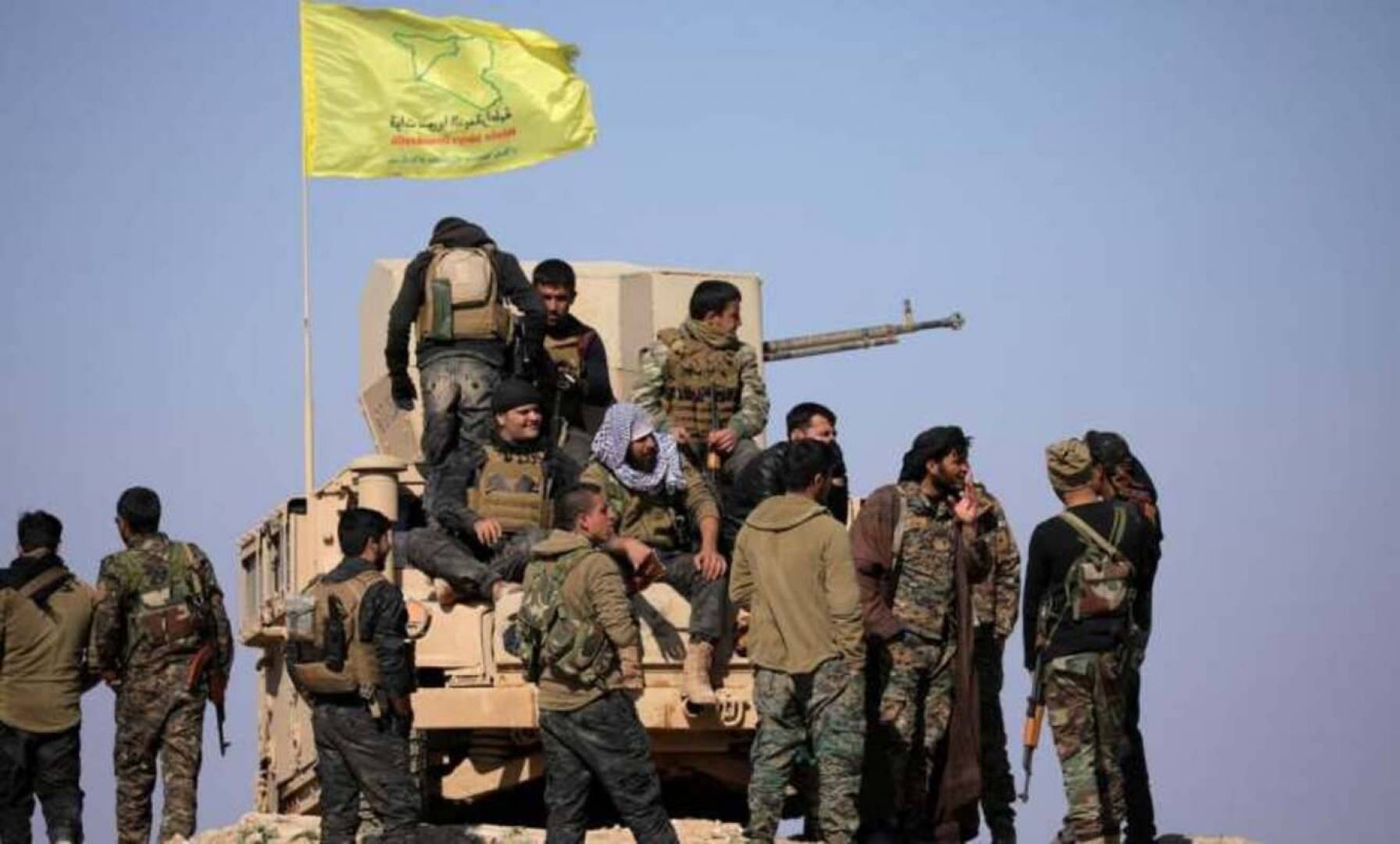 «قسد» تنقل عشرات الأطفال إلى أحد معسكراتها في منبج