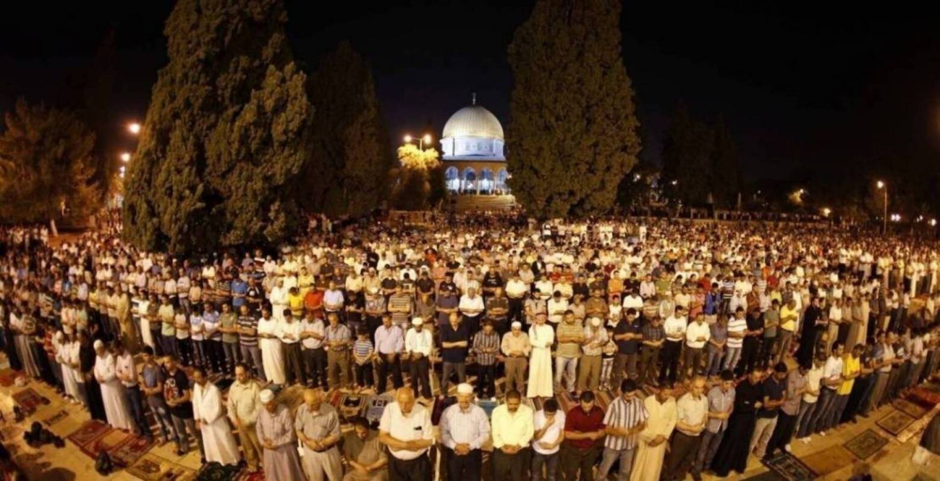 فلسطينيون يلبون نداء الفجر العظيم...والاحتلال يستنفر