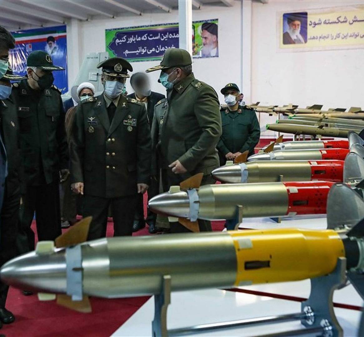 إيران تعلن تشكيل وحدة صاروخية للقوات البرية.. وتزيح الستار عن 10 منظومات دفاعية مطورة ومُسيرات