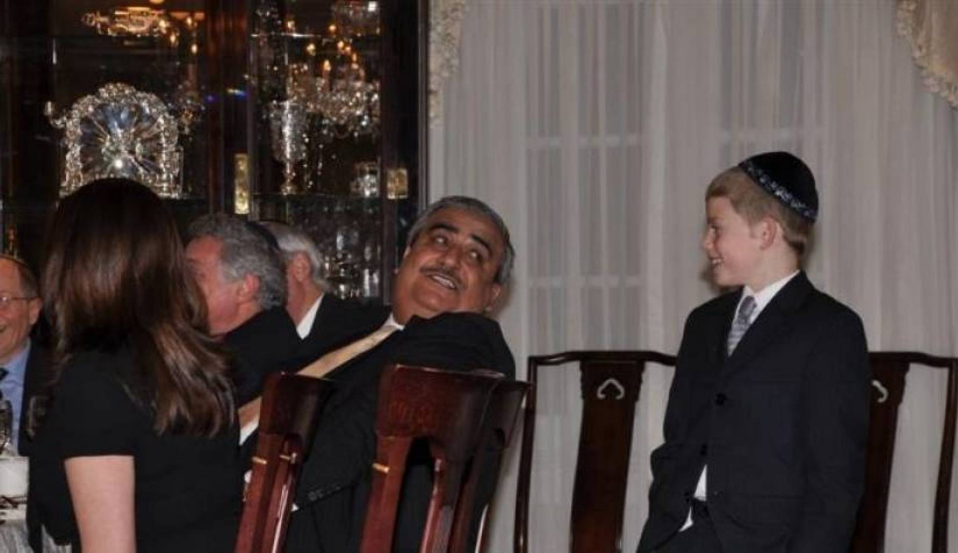 كَتَبَ د. إسماعيل النجار: مندوب وزارة الداخلية البحرينية فرع لبنان، يُصدِر فرمان منع إنعقاد لقاء تضامني مع شعب البحرين.