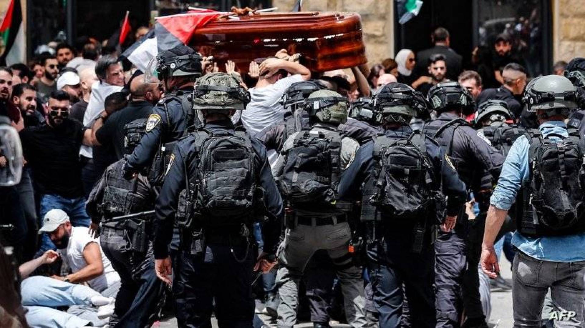 ماذا جرى بحق الجحيم؟,, الصحفي 