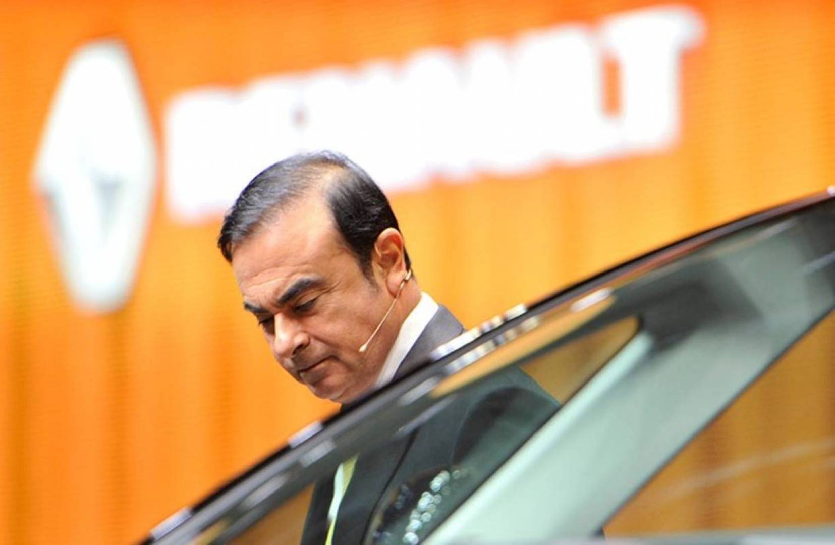 فرنسا تصدر مذكرة توقيف دولية بحق كارلوس غصن