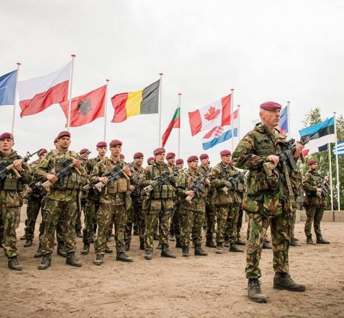 الناتو يعرض عضلاته على حدود روسيا