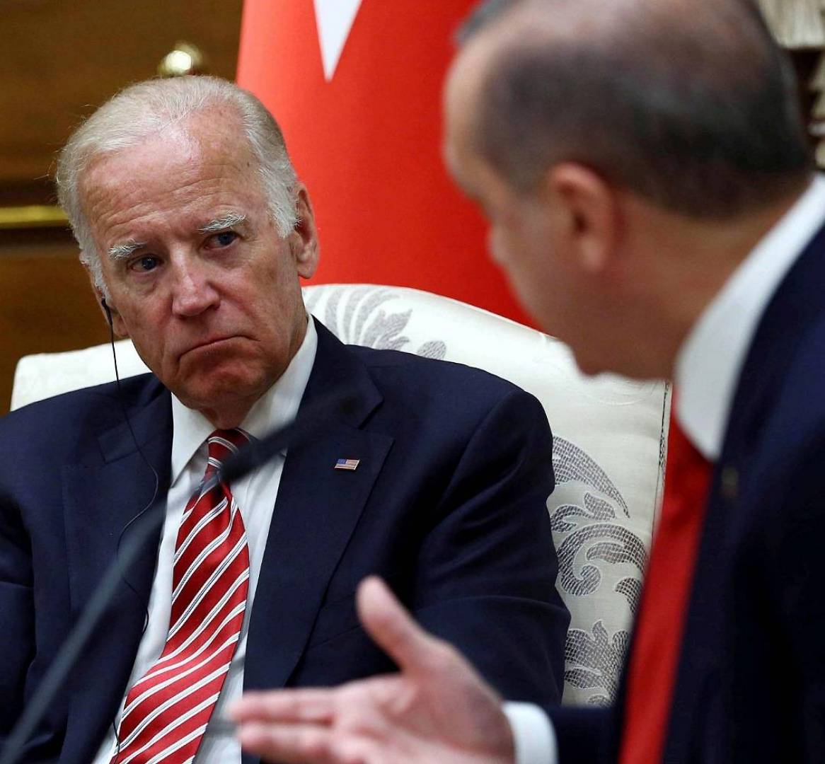 إردوغان ممتعض..هاجم بايدن ودعاه لتعلم التاريخ