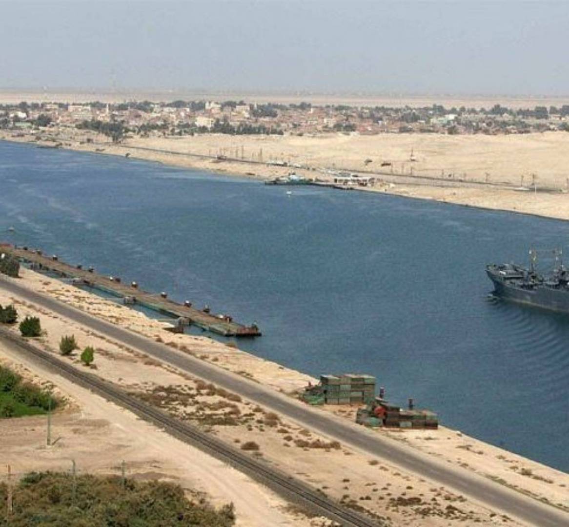 رسوم جديدة على السفن المارة من قناة السويس