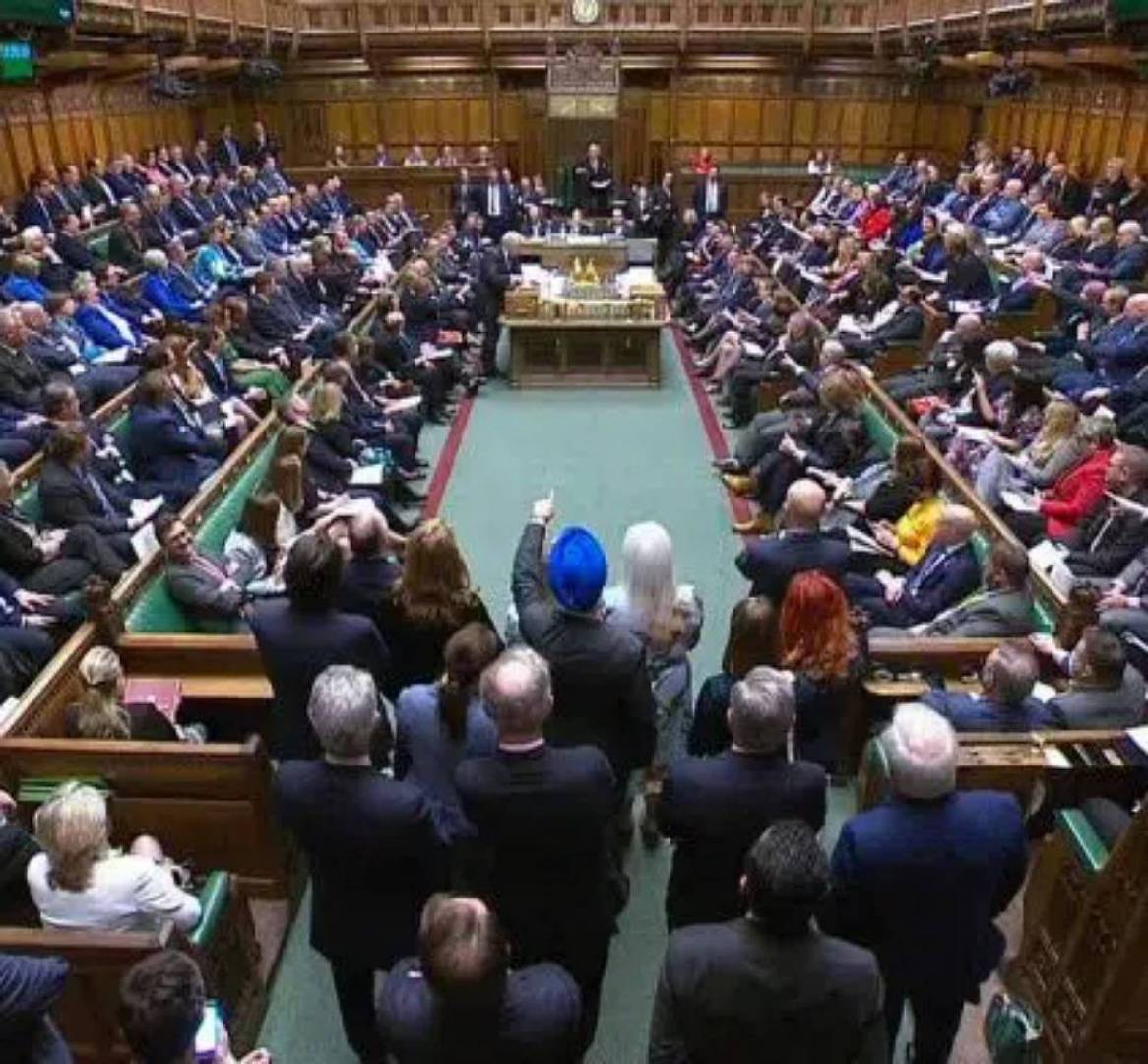 فضيحة تهزّ بريطانيا... أفلام إباحية في مجلس العموم ..