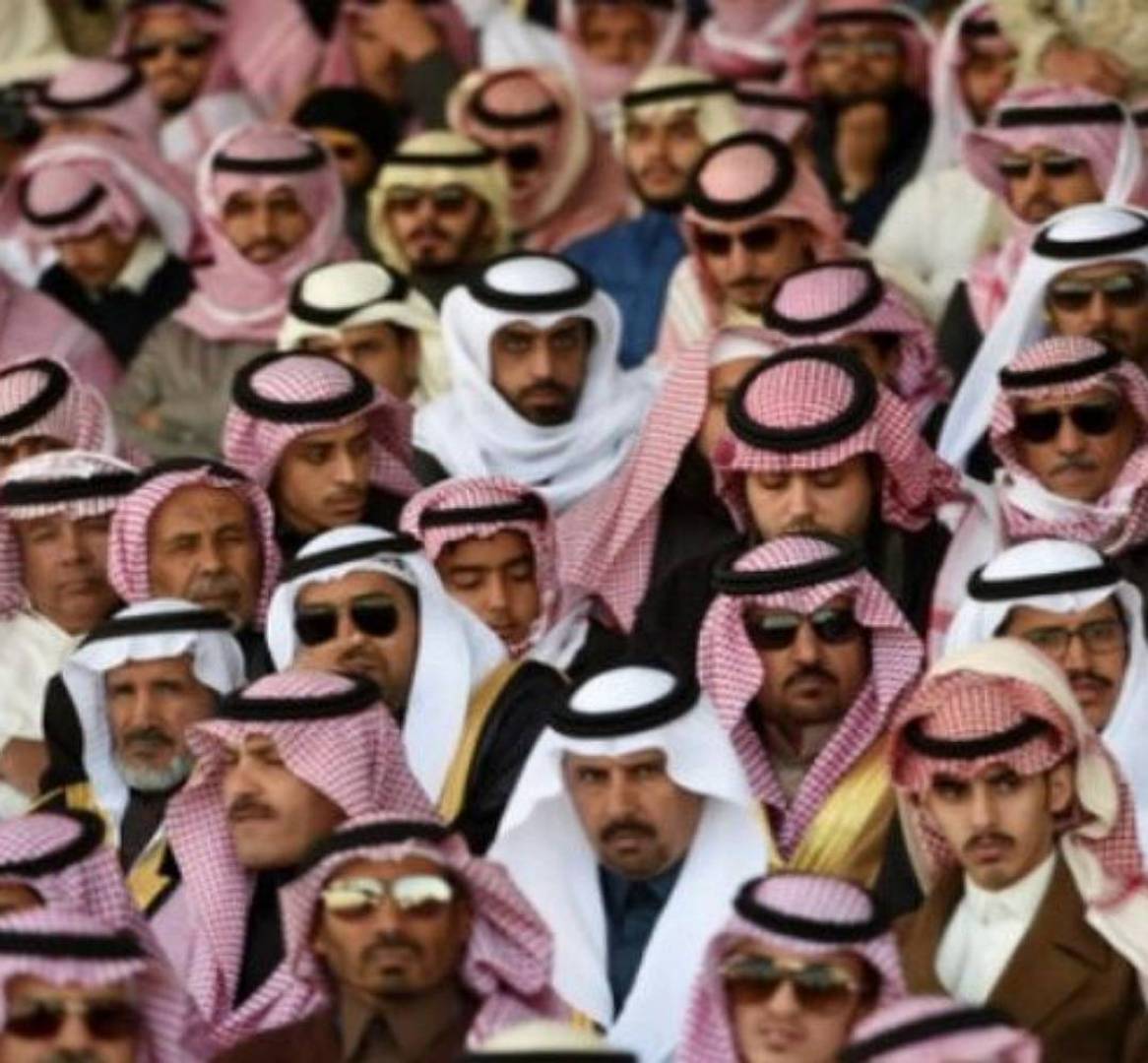 أمراء سعوديون يُهرّبون حقيبة ملفات سرية لصحيفة أمريكية .. ماذا بداخلها