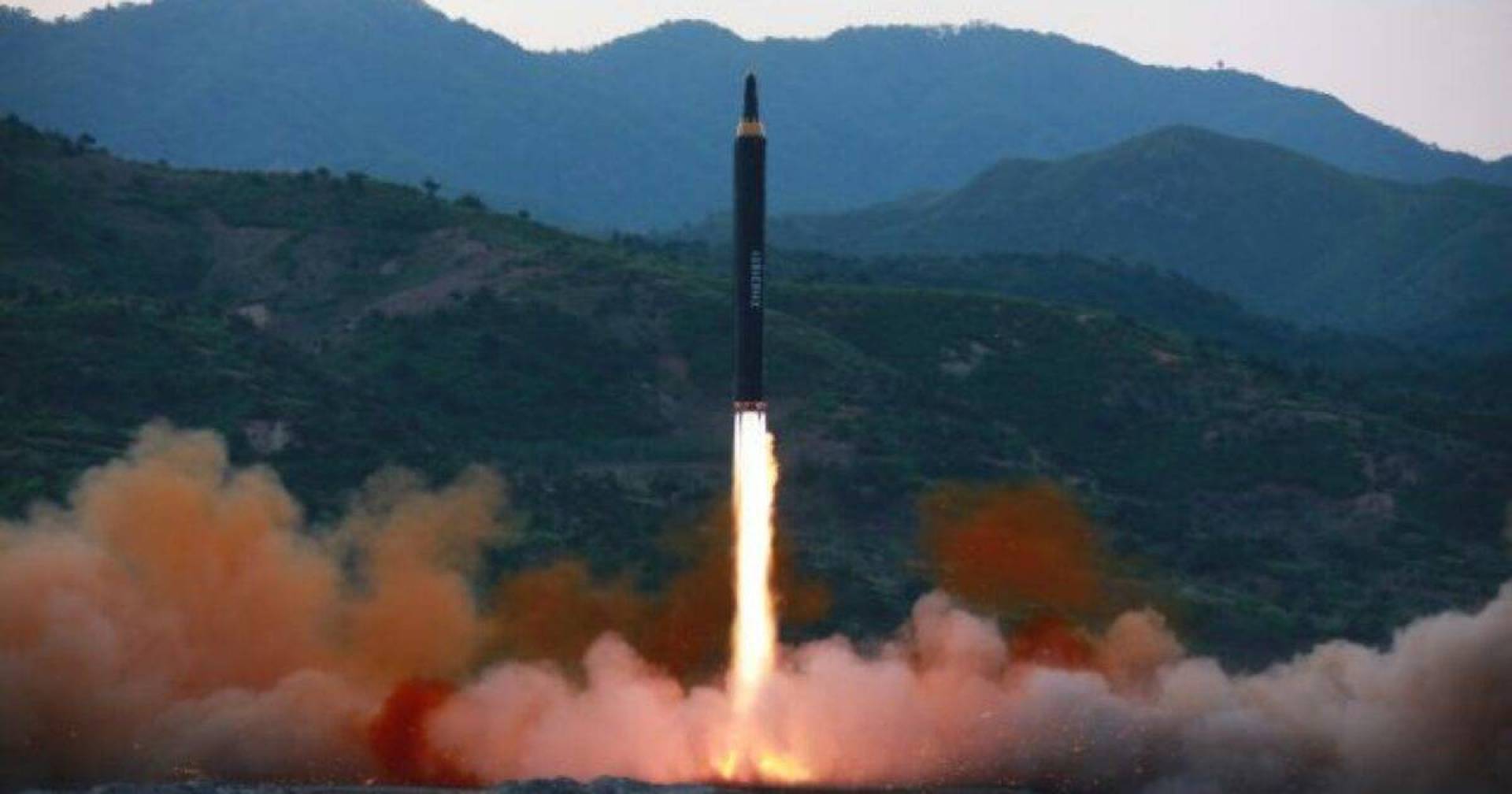 كوريا تتحدى واشنطن...أطلقت 3 صواريخ بالستية باتجاه بحر الشرق