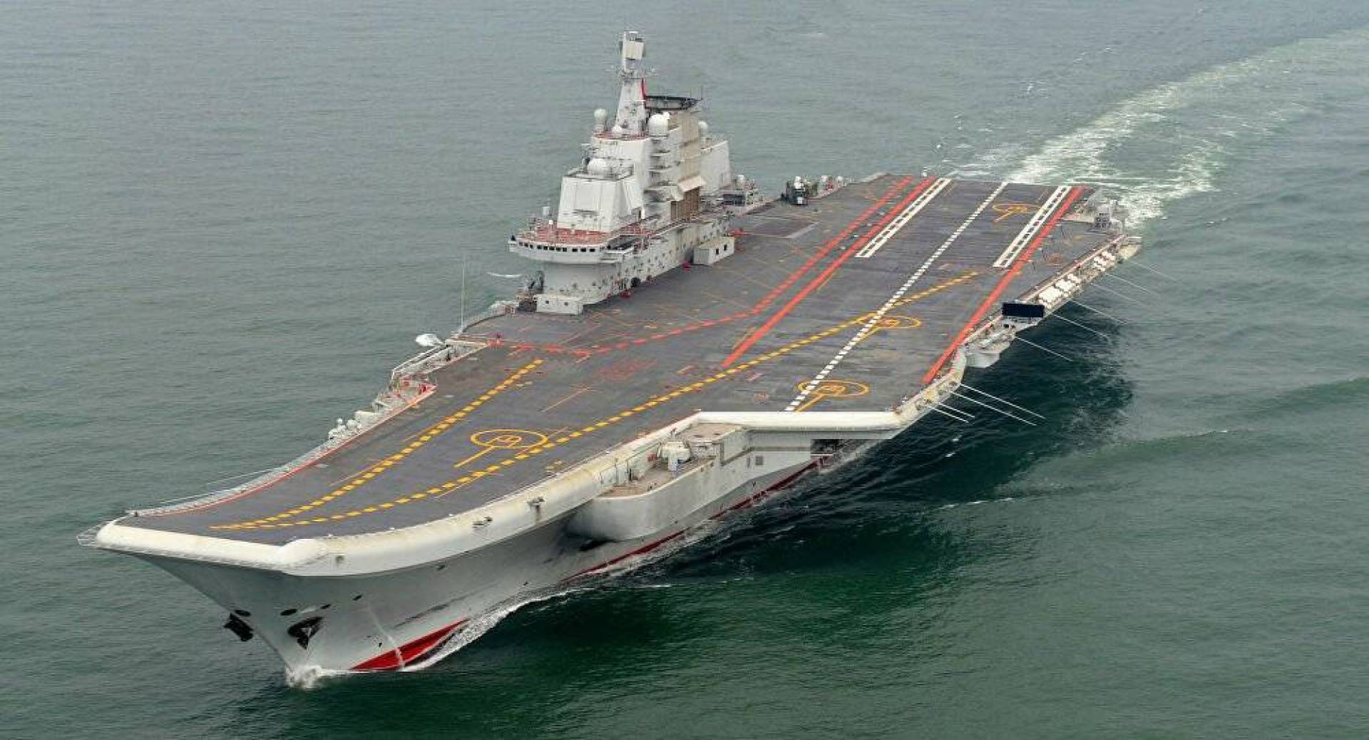 الصين تقترب من إطلاق حاملة طائرات عملاقة لا مثيل لها...