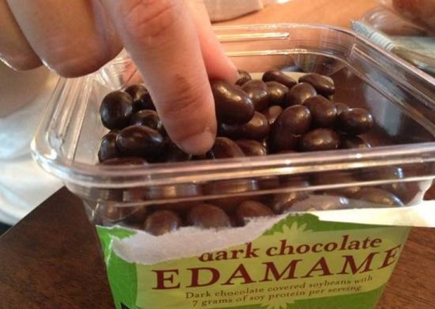 نكهات شوكولاته غريبه بعضها بالبصل واخرى بالفاصولياء