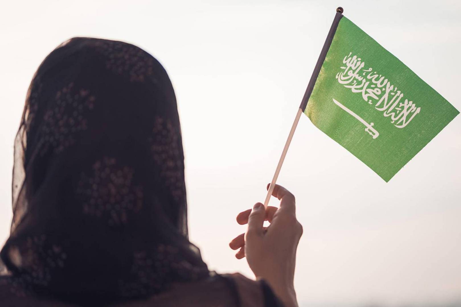 السعودية تلغي إلزام النساء تغطية شعر الرأس والعنق في الهوية