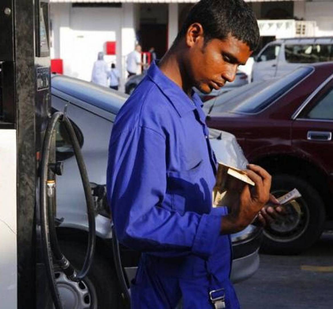 قاطعوهم أدبوهم...ترقب السعوديين لموجة ارتفاع أسعار الوقود يتحول الى ثورة...ودعوات عديدة للمقاطعة