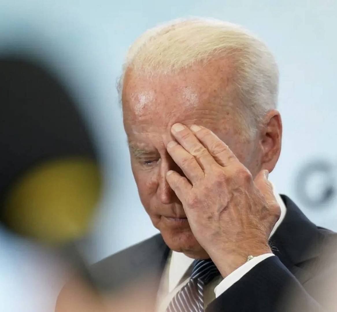 بايدن يتعرض لموقف محرج بعد رفض مغنية اسرائيلية مصافحته