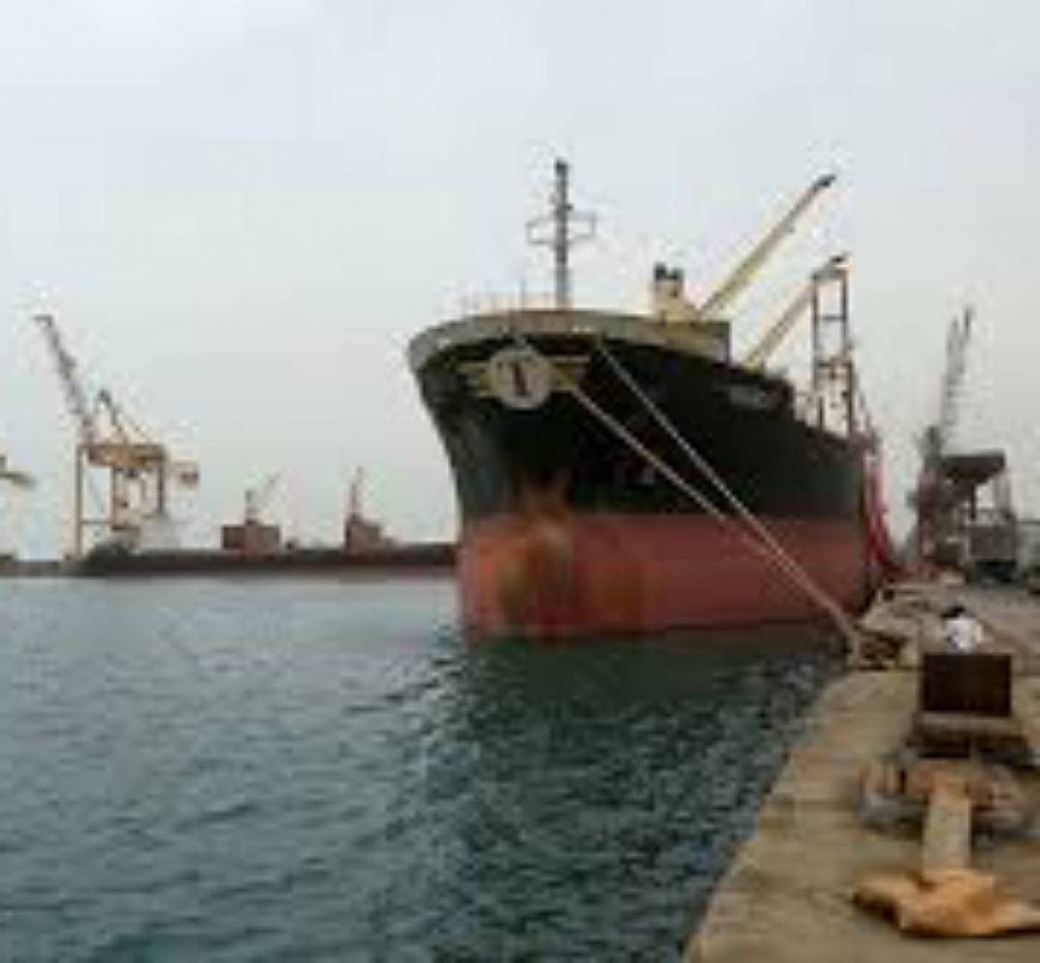 تحالف العدوان السعودي يخرق الهدنة ويصادر سفينة مشتقات نفطية