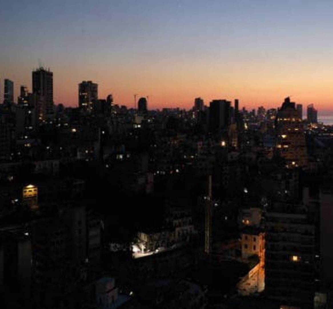 لبنان يدخل في ظلام شامل..