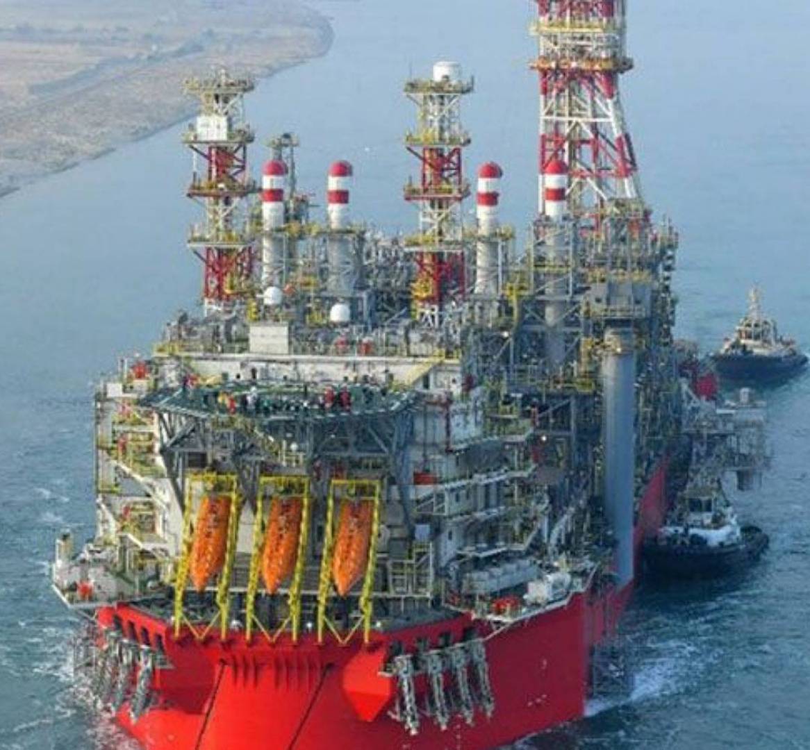 سفينة الغاز الإسرائيلية تدخل 