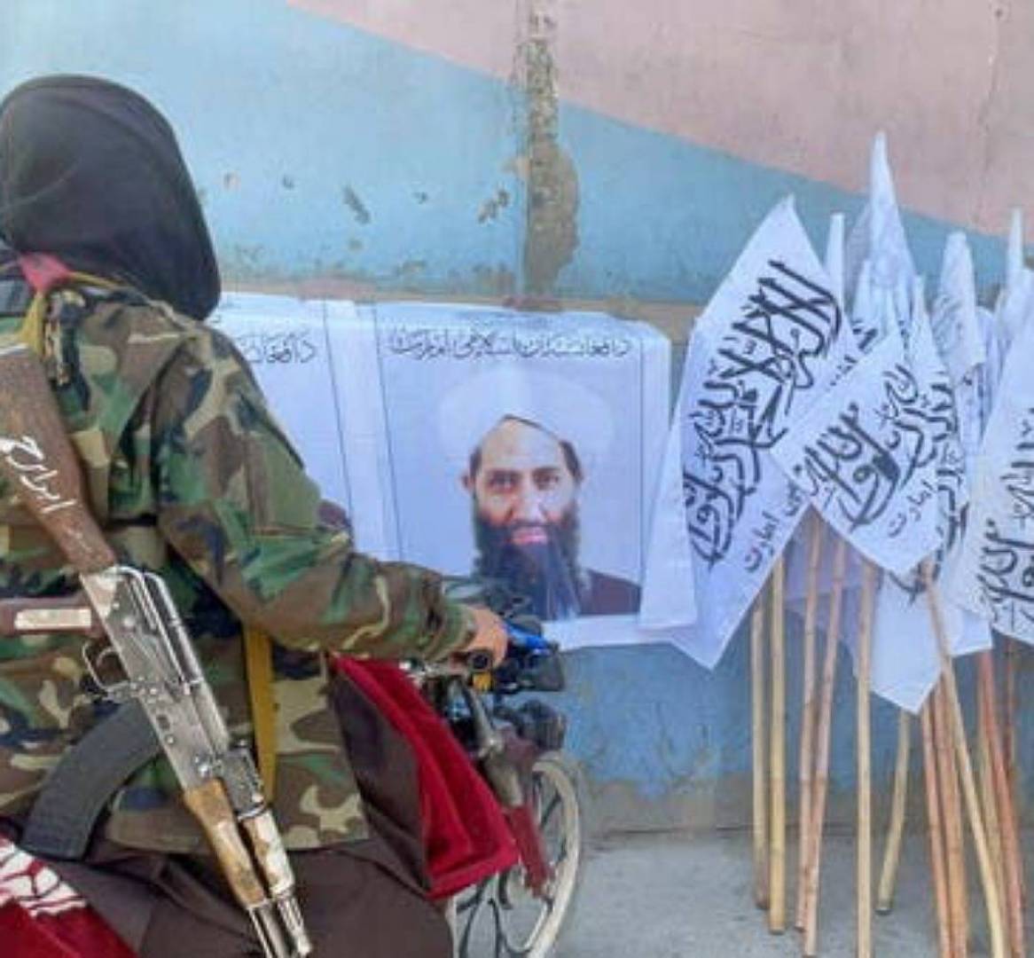 زعيم طالبان يظهر علنا لأول مرة منذ وصول الحركة للسلطة