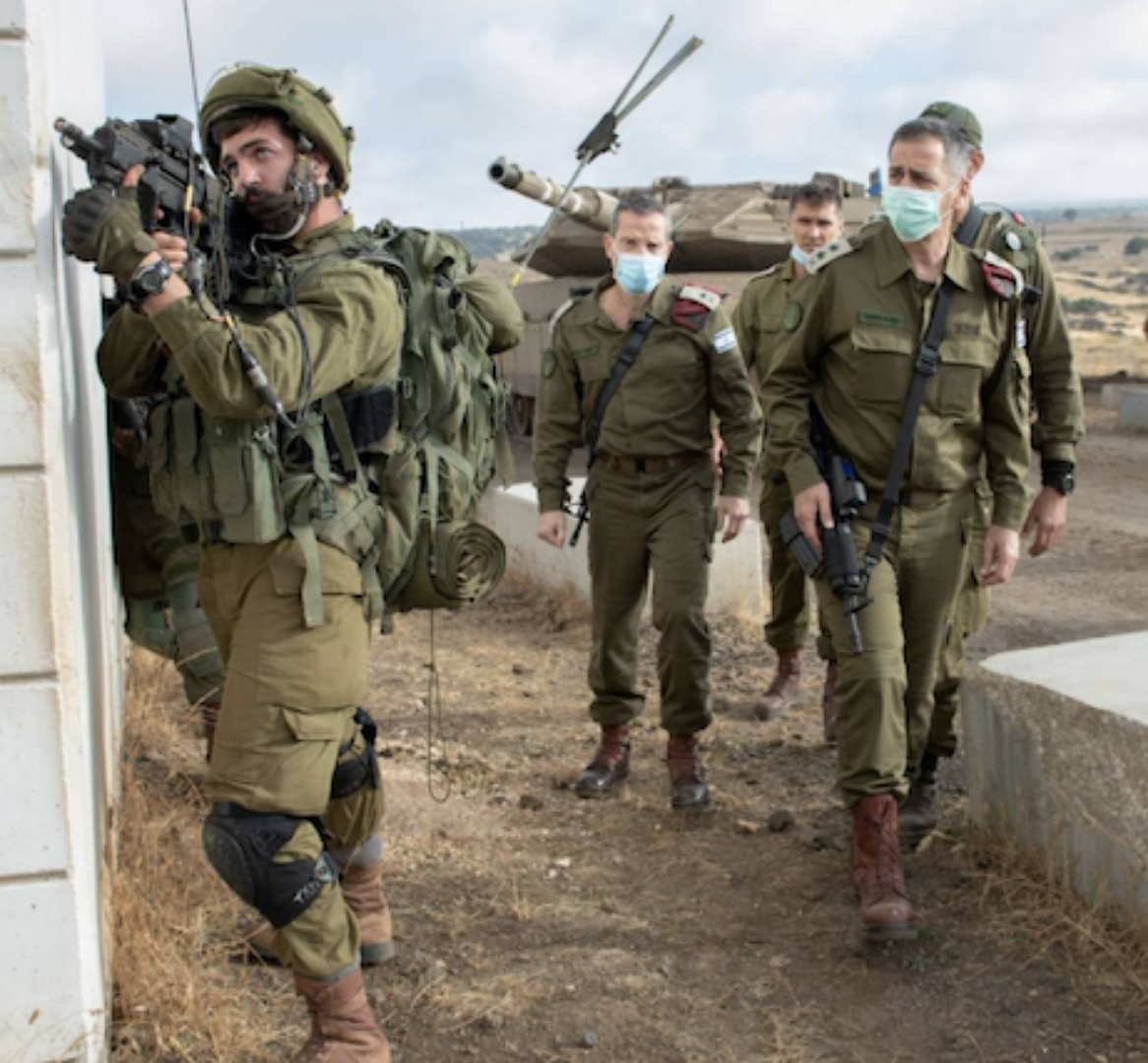 تجولوا فيه لساعات وغادروه بسلام....شبان فلسطينيون يتسللون إلى موقع عسكري اسرائيلي