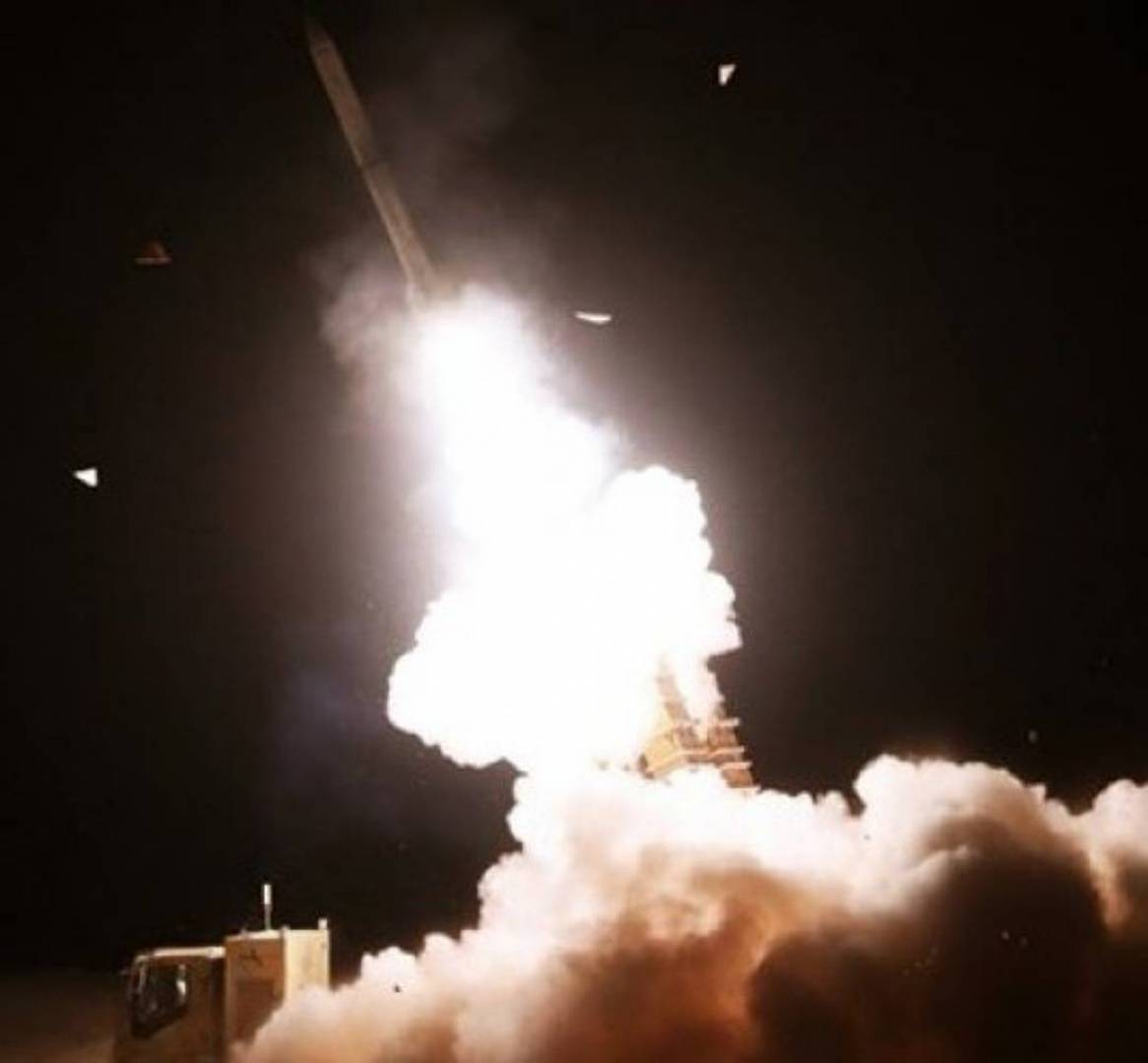 انجاز عسكري جديد....ايران تزيح الستار عن صواريخ بمدى 300 كم