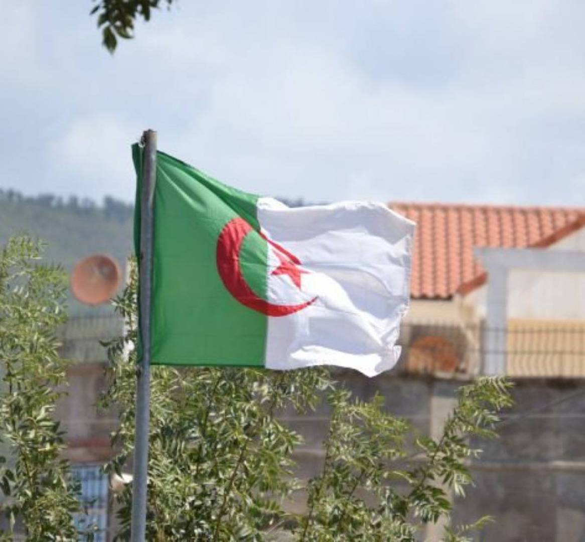 عفو رئاسي يشمل 14 ألف سجين في عيد الاستقلال الجزائري