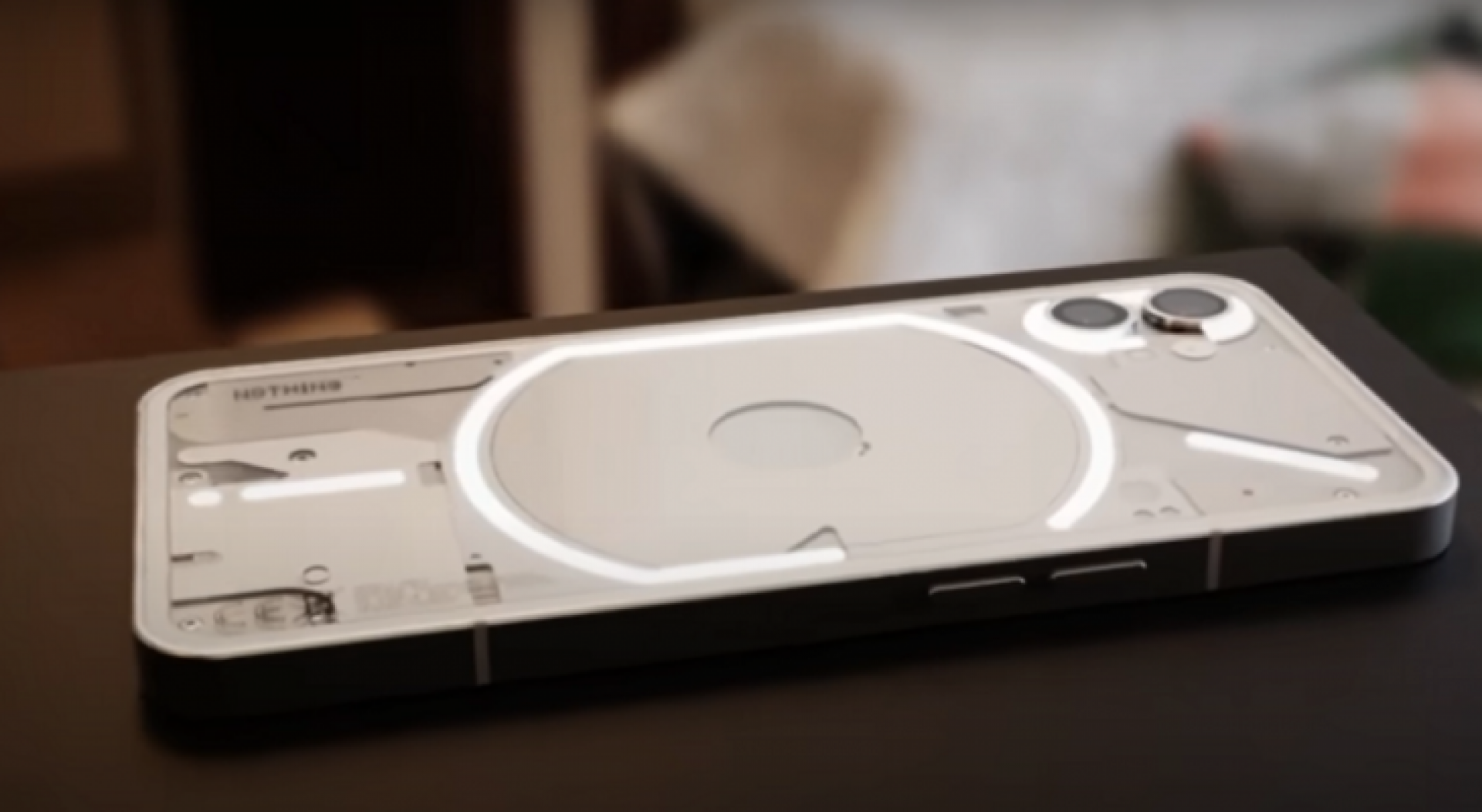 شركة Nothing Technology Limited تستعرض بالفيديو هاتفها الجديد قاتل آيفون