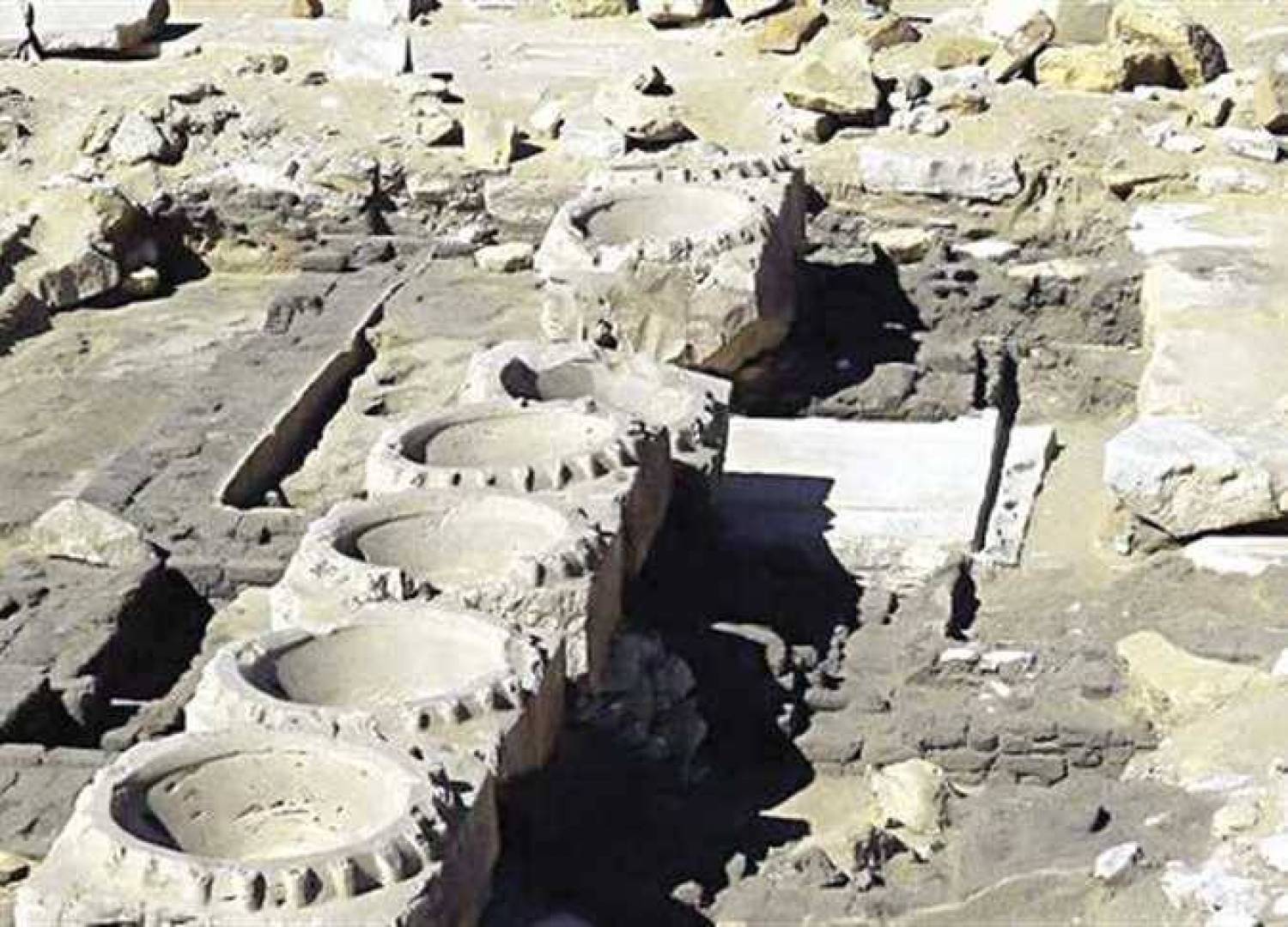 علماء آثار يكتشفون 