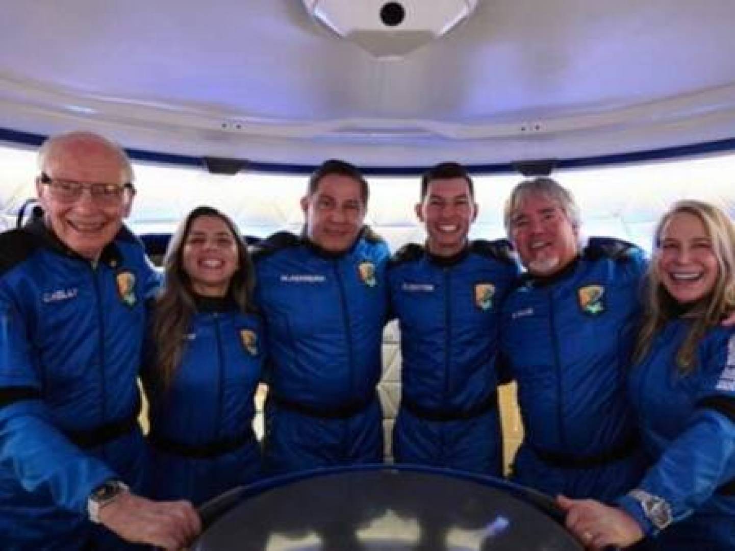 نجاح مركبة New Shepard في رحلتها الفضائية السياحية وعلى متنها مهندسة مصرية