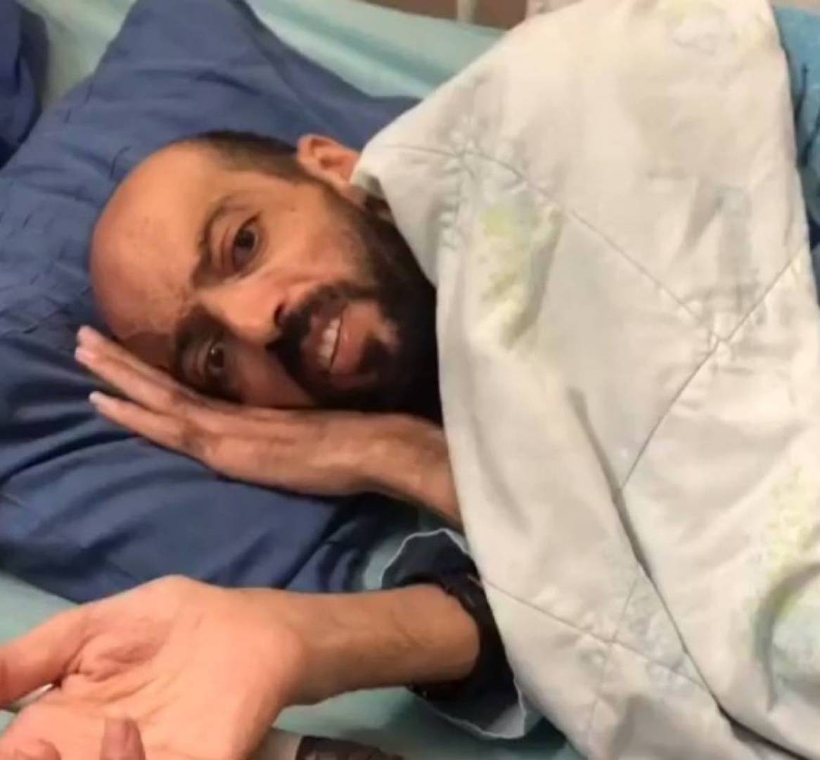 بعد نشر صور مؤلمة له.. الأسير الفلسطيني عواودة يؤكد أنه لن يتراجع عن إضرابه حتى ينال حريته