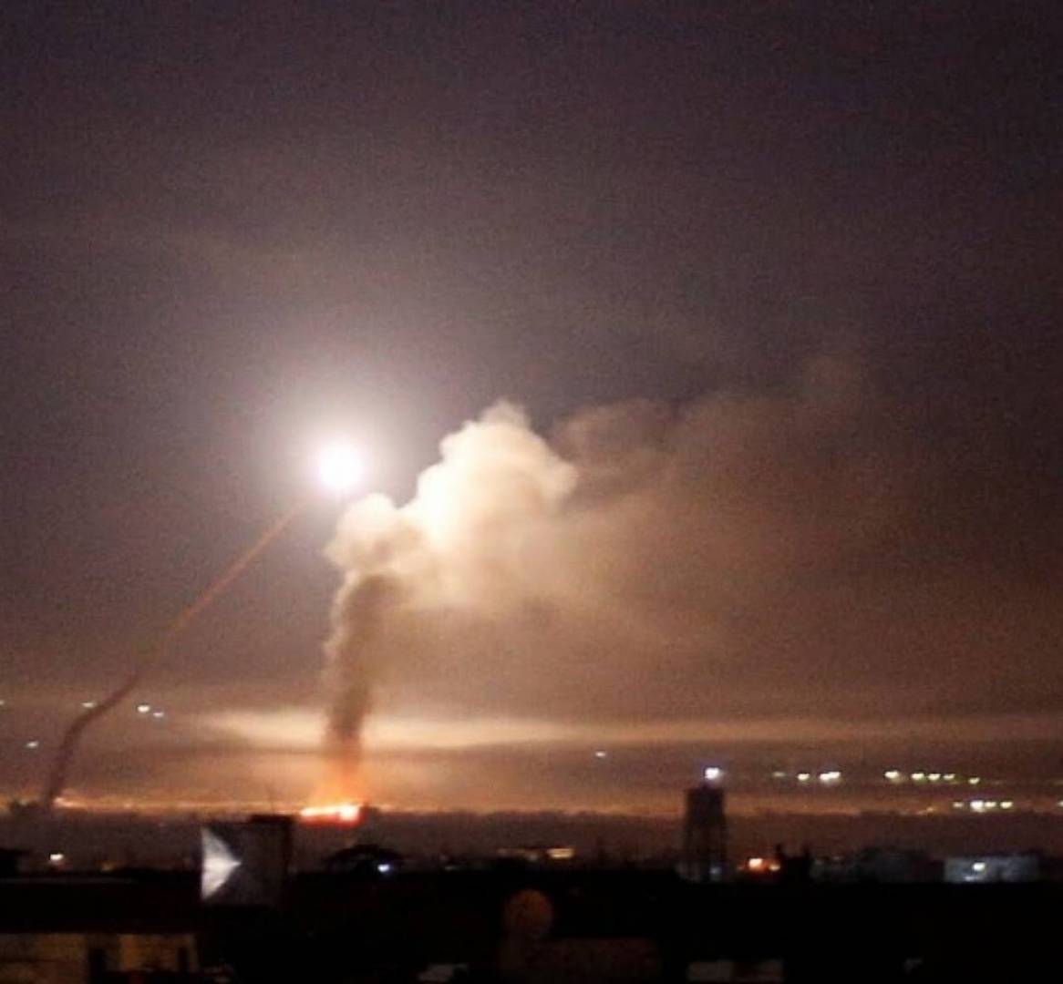 انفجارات عنيفة تهز مدينة حلب...عدوان إسرائيلي بالصواريخ على مطارها يسبب أضراراً مادية