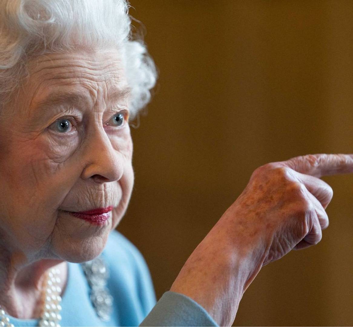 بعد قبولها استقالة بوريس جونسون...الملكة إليزابيث الثانية تعين ليز تراس رئيسة لوزراء بريطانيا