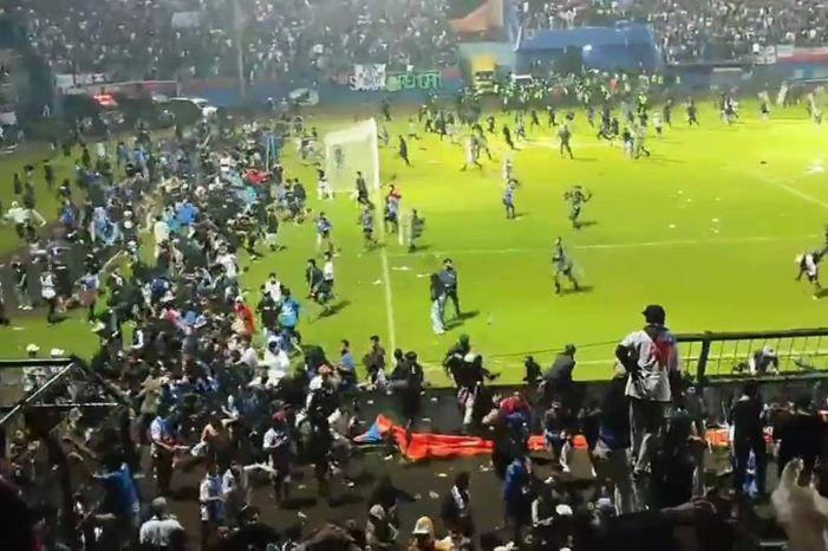 بيليه معزيا بضحايا إندونيسيا: العنف والرياضة لا يجتمعان