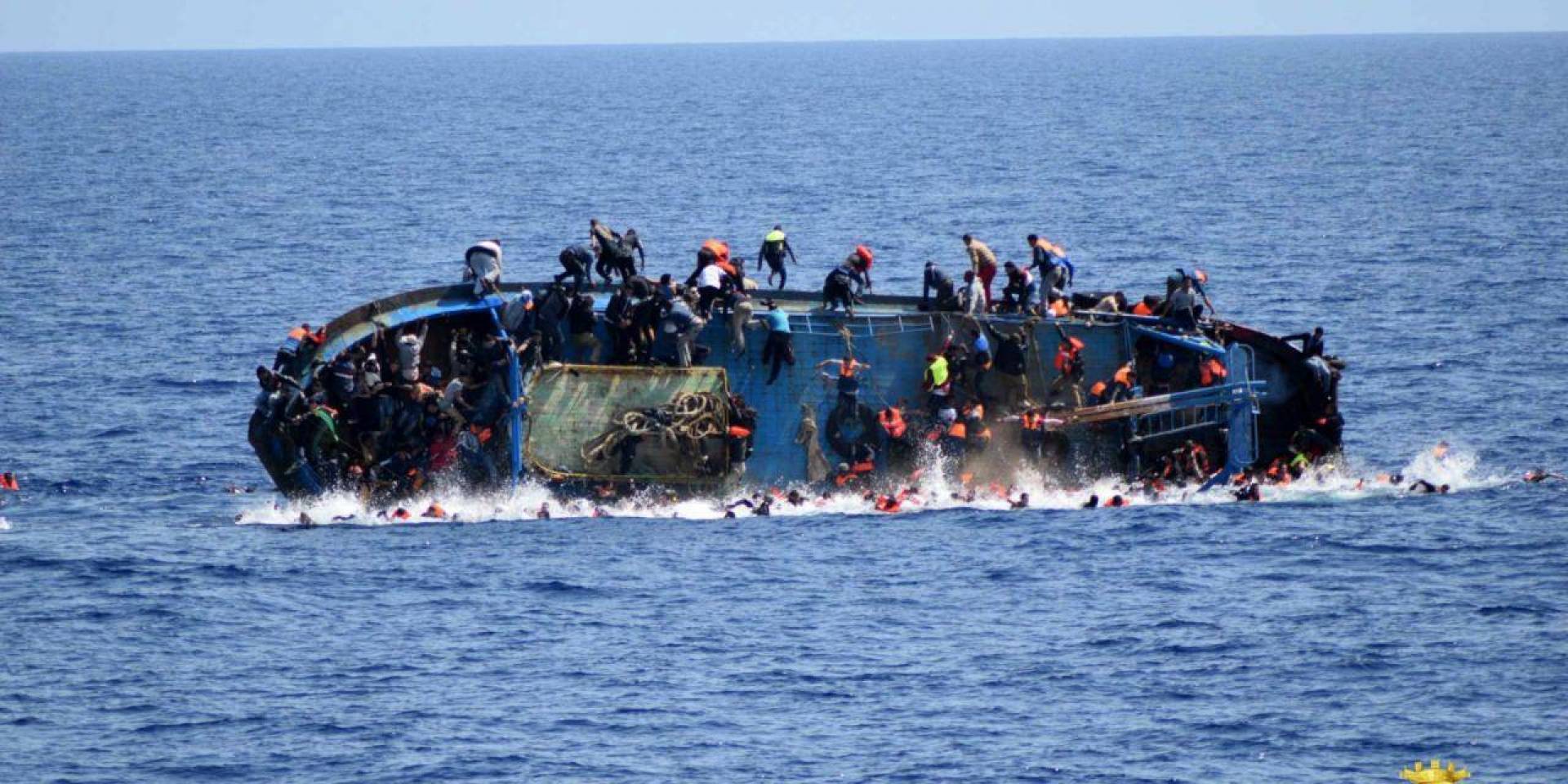 ارتفاع حصيلة الوفيات في غرق مركب مهاجرين أمام السواحل السورية