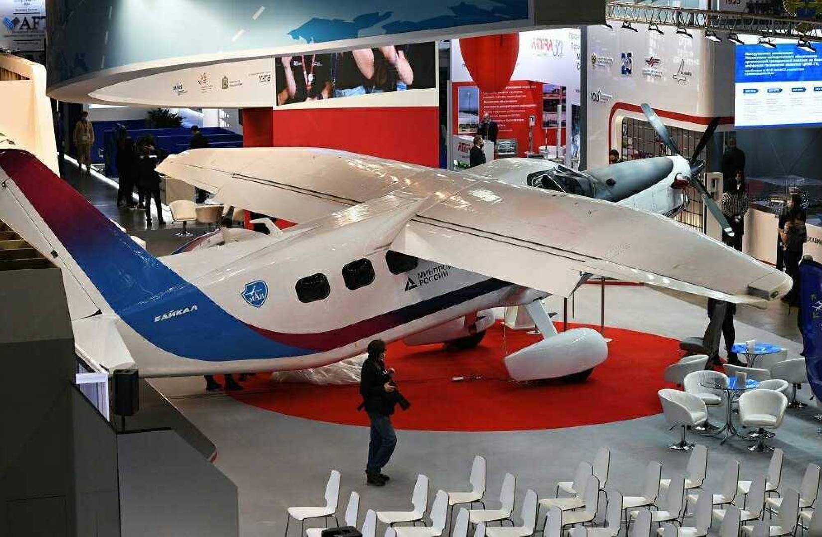 بالفيديو روسيا تختبر طائرات LMS-901 Baikal المدنية الجديدة