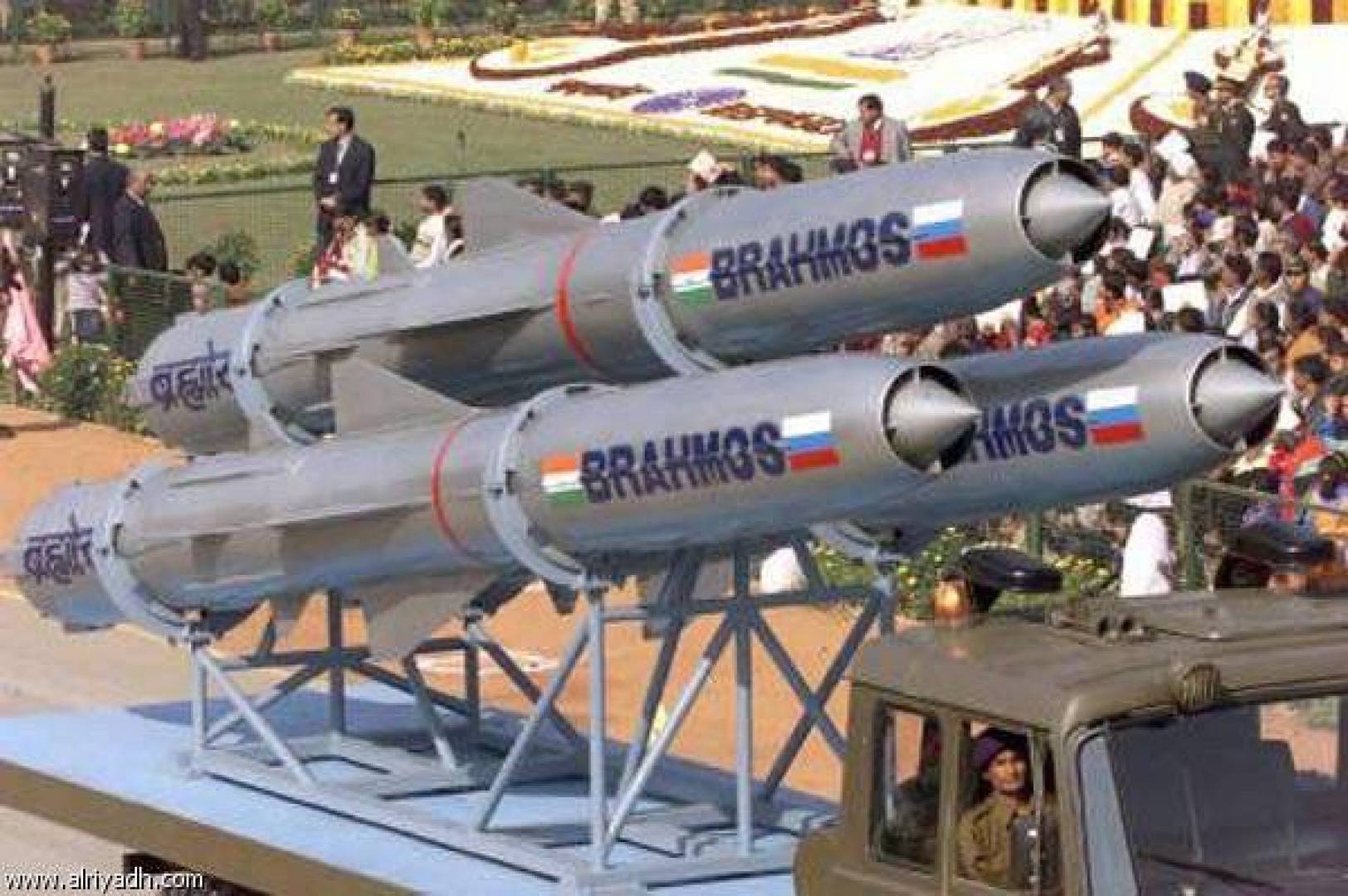 الهند تسلح جيشها بدفعة جديدة من صواريخ BrahMos المجنحة