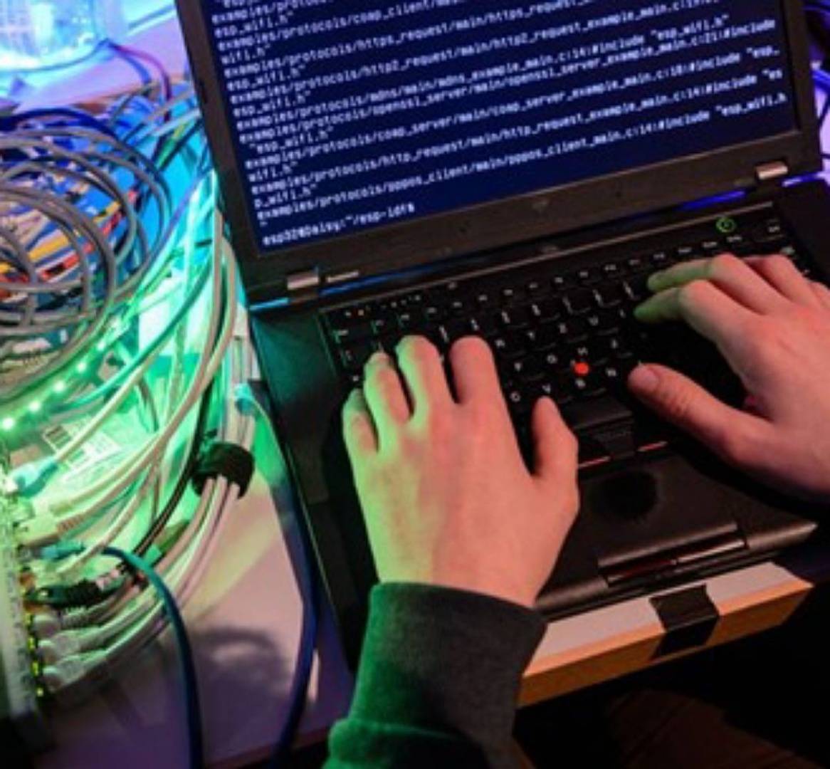 واشنطن عاجزة أمام القراصنة الإيرانيين...عرضت 10 ملايين دولار للقبض على ثلاثة منهم