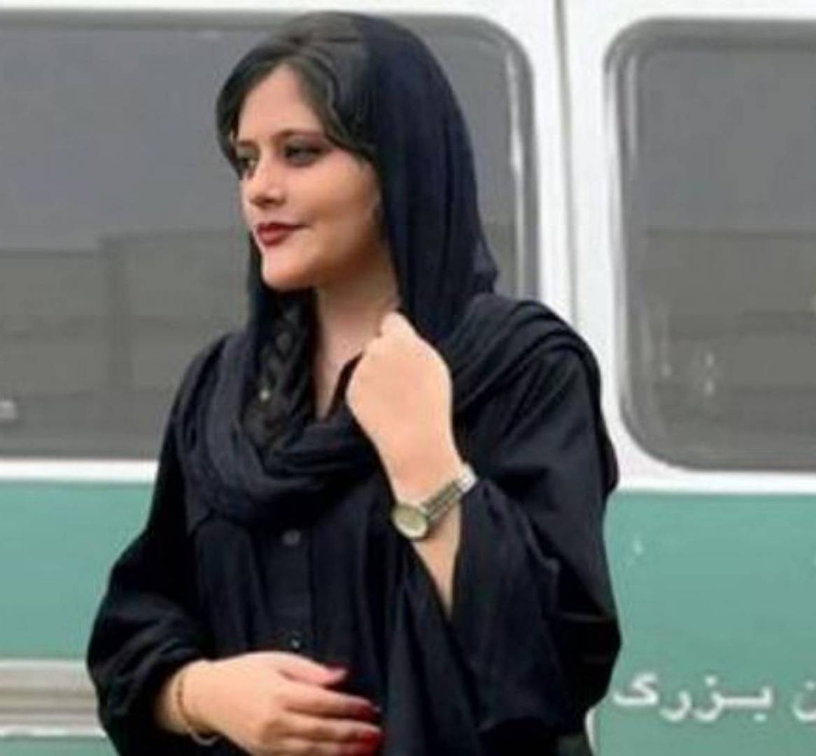 الرئيس الايراني يعلق على وفاة الشابة مهسا أميني...ماذا قال