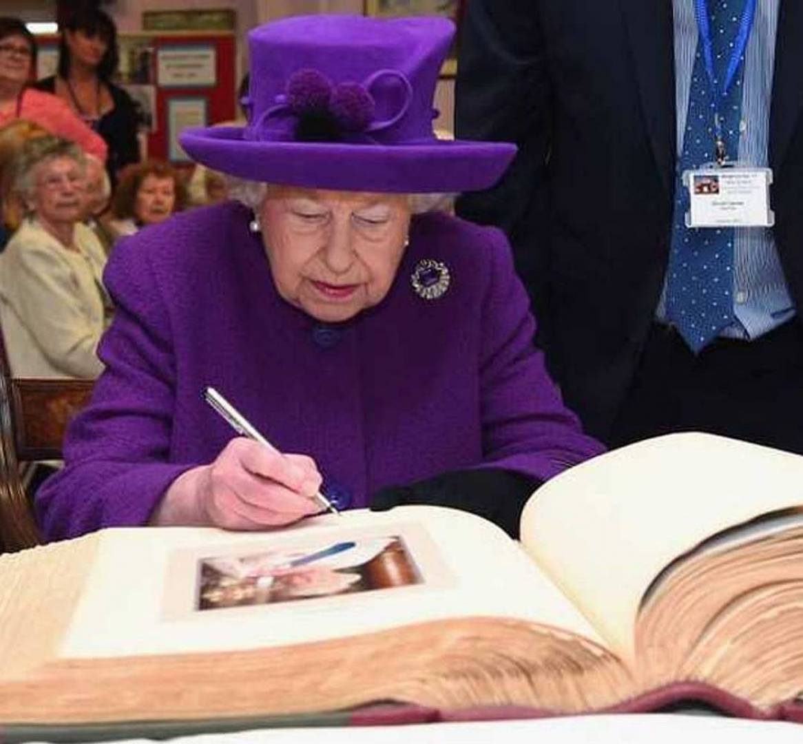 رسالة سرية كتبتها إليزابيث الثانية وطلبت فتحها عام 2085...ماذا تتضمن