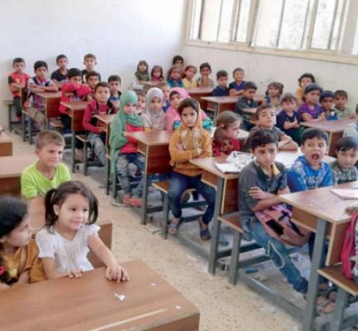 تحت ضغط الاحتجاجات...قسد تتراجع عن إقرار مناهجها الدراسية في دير الزور