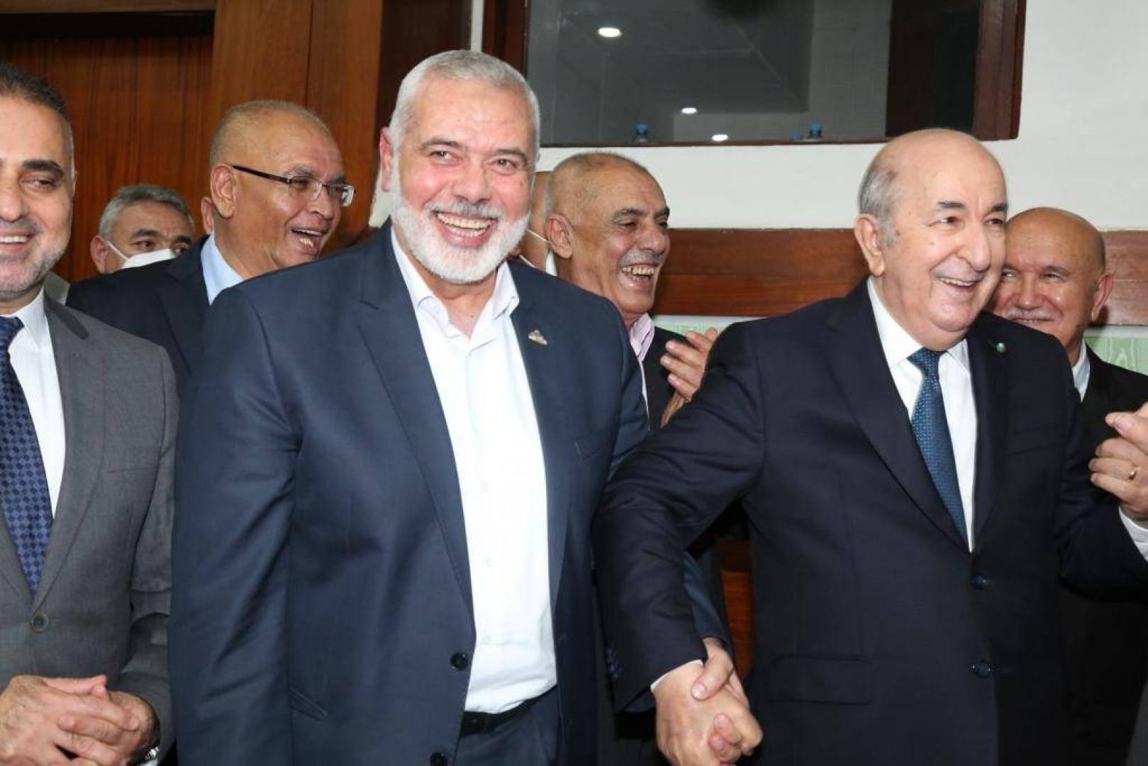 اضاءة على  لقاء المصالحة في الجزائر.\ م. زياد ابو الرجا