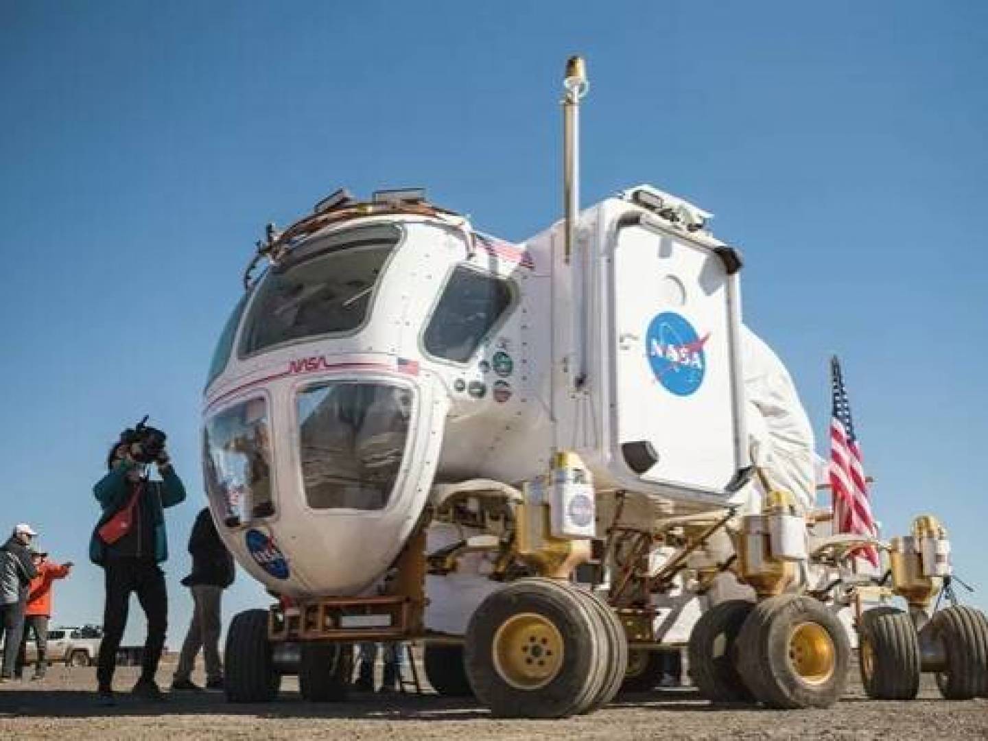 بالصور اختبار المركبة القمرية لمهمة أرتميس في ولاية أريزونا الأمريكية