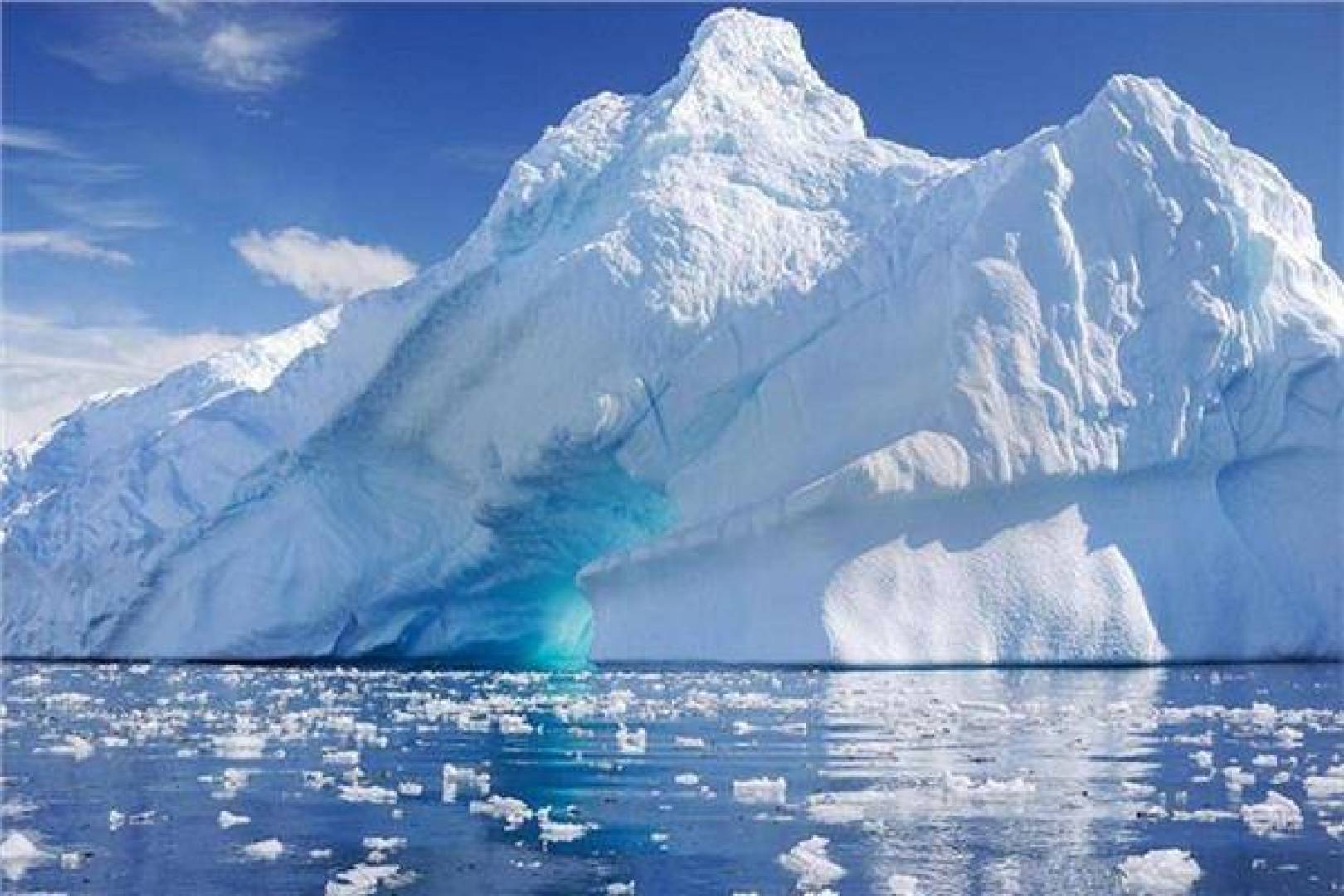 كل شيئ عن انجراف أكبر جبل جليدي في العالم