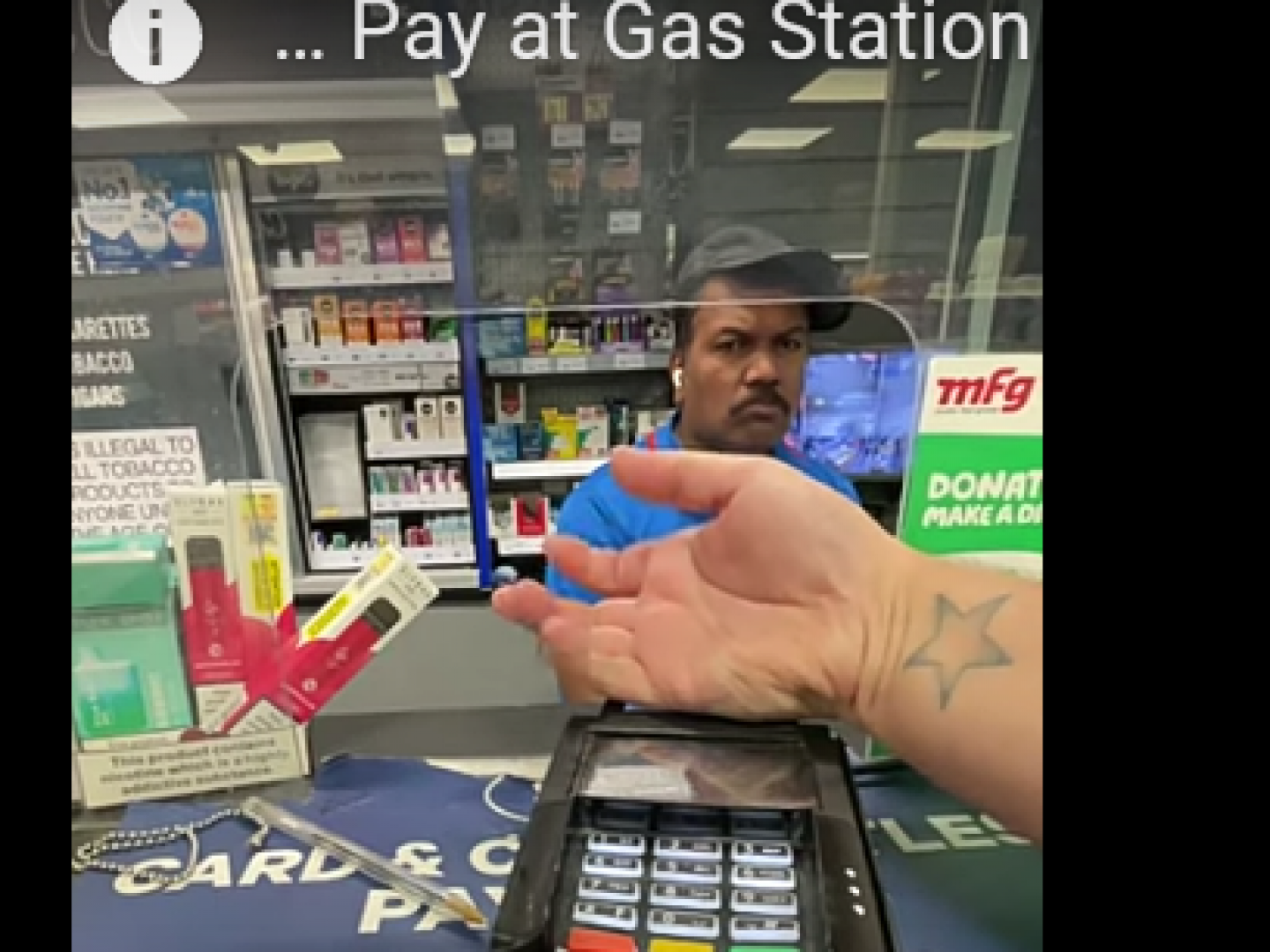 بالفيديو بريطاني يدفع ثمن مشترياته عبر شريحة زرعت تحت الجلد