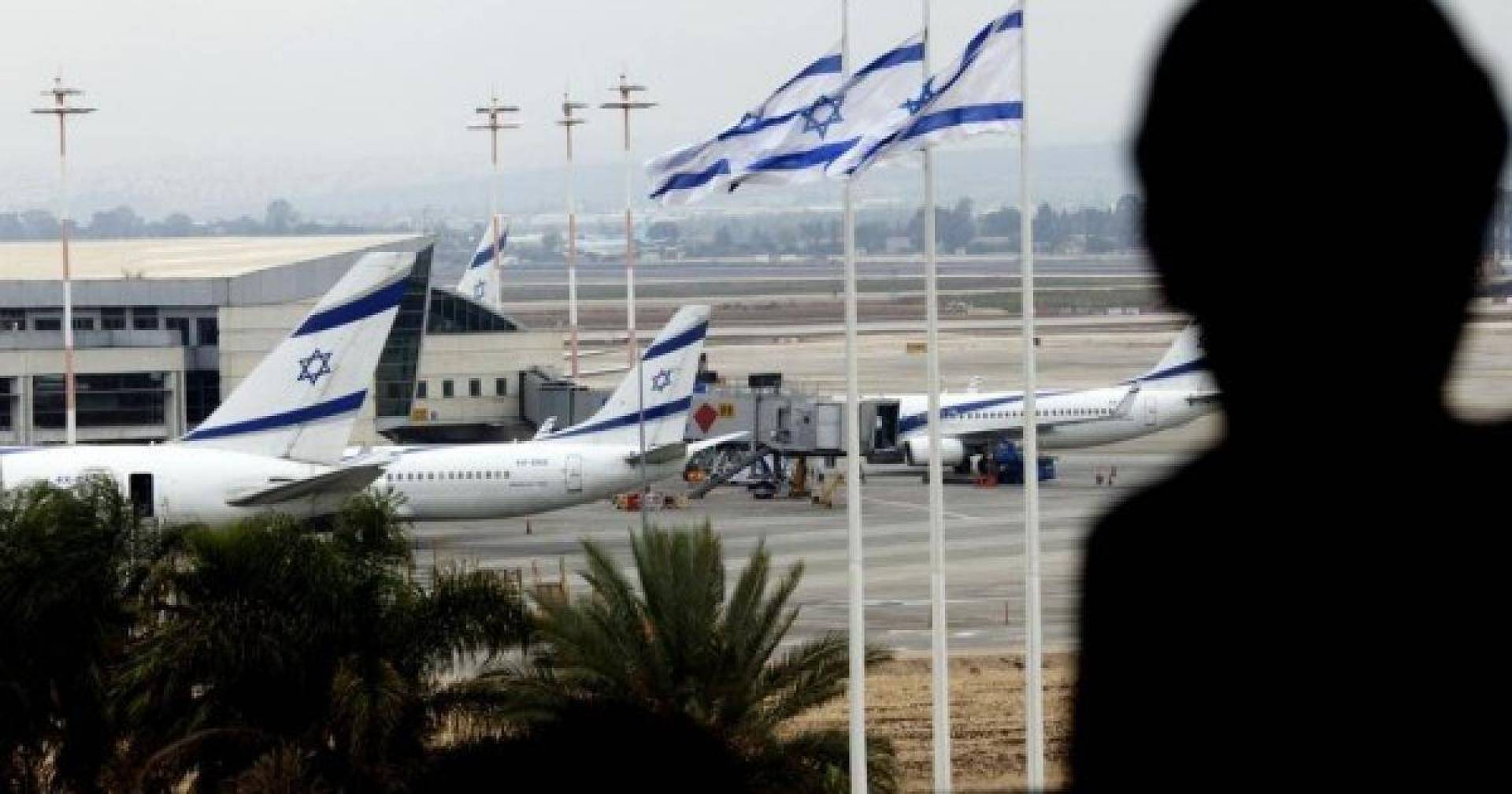 تفاصيل طرد مصر 11 طياراً إسرائيلياً ومنعهم من تزويد طائراتهم بالوقود