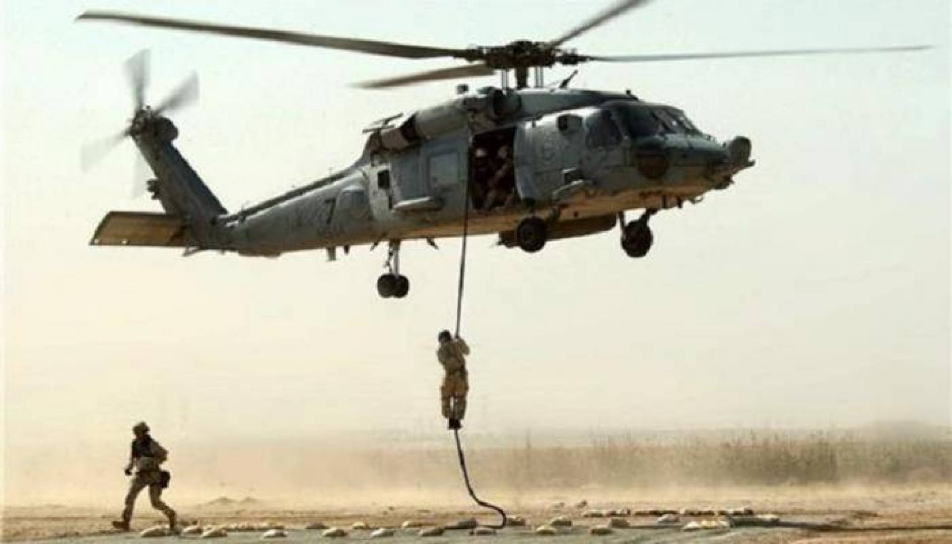 مروحيات أمريكية تعيد شخصين بعد اعتقالهما بريف دير الزور السورية