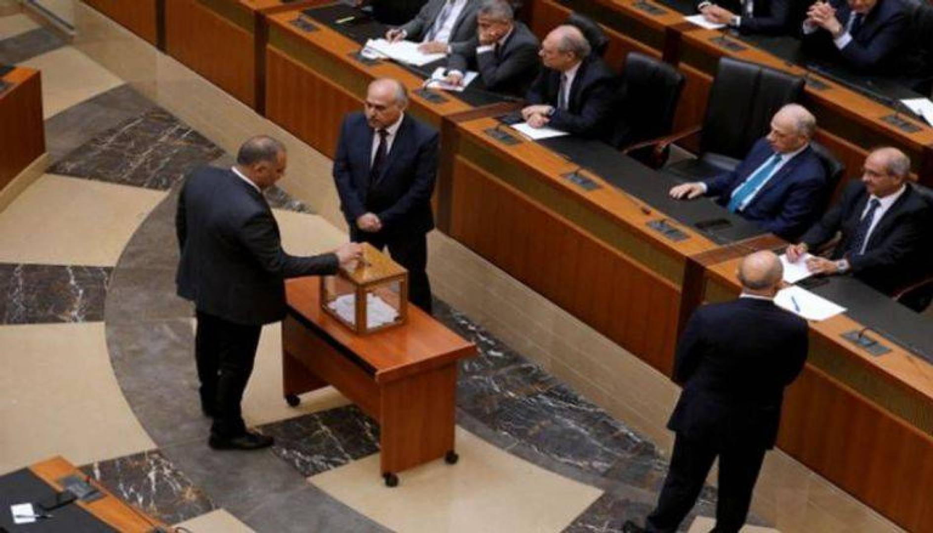 لبنان يدور في الفراغ.. الجلسة الـ10 تفشل بانتخاب الرئيس
