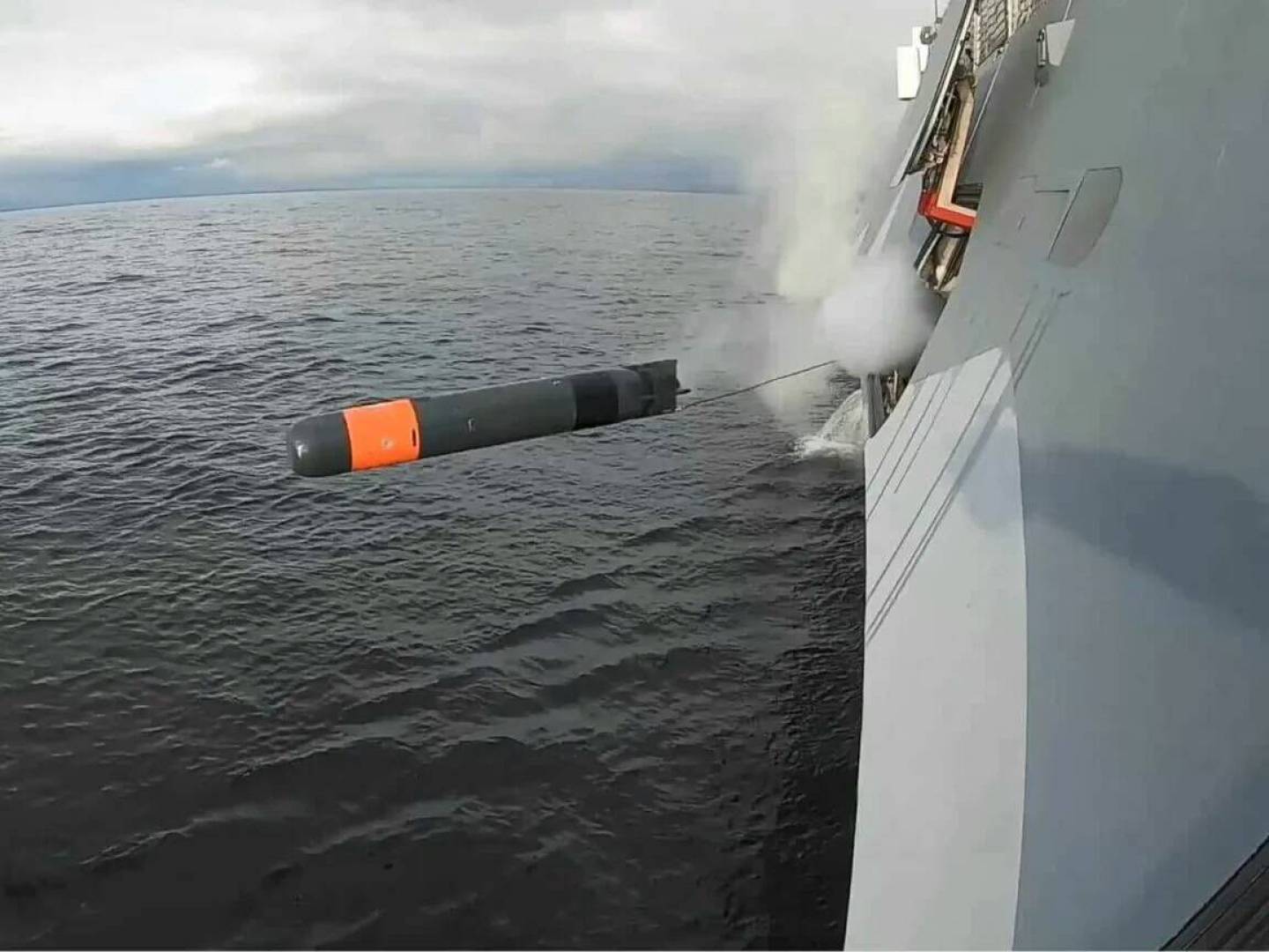 البحرية السويدية تعزز قدراتها الدفاعية بطوربيدات Torpedo